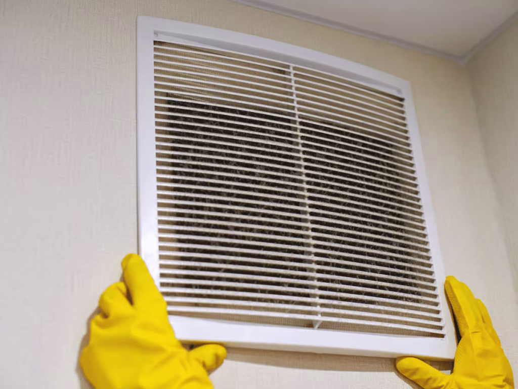 cleaning-air-duct-of-home