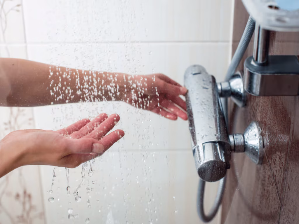 hot-water-tankless-vs-traditional-water-heater